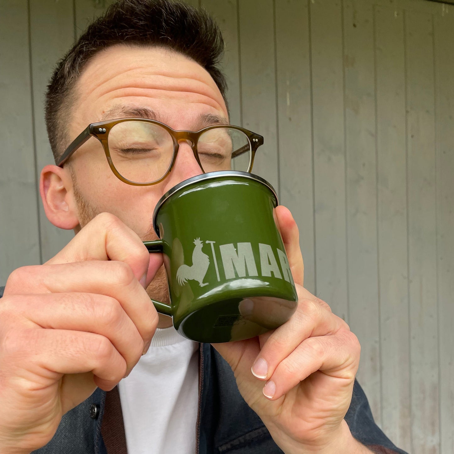 Emaillierte Metall-Tasse "Martin Frank"